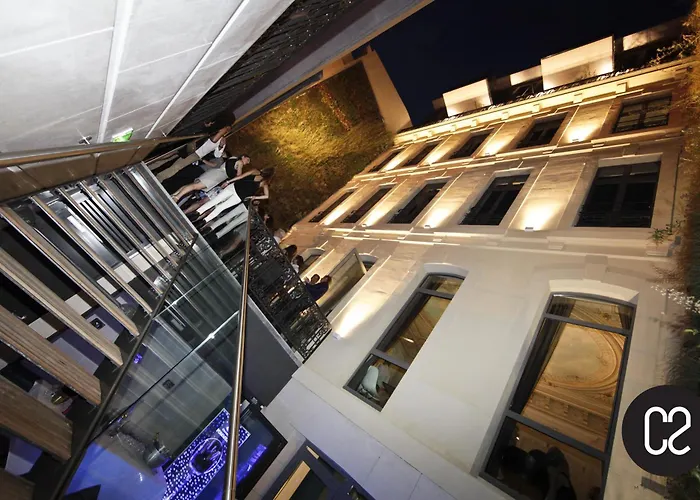 Hôtel avec piscine: Hotel C2